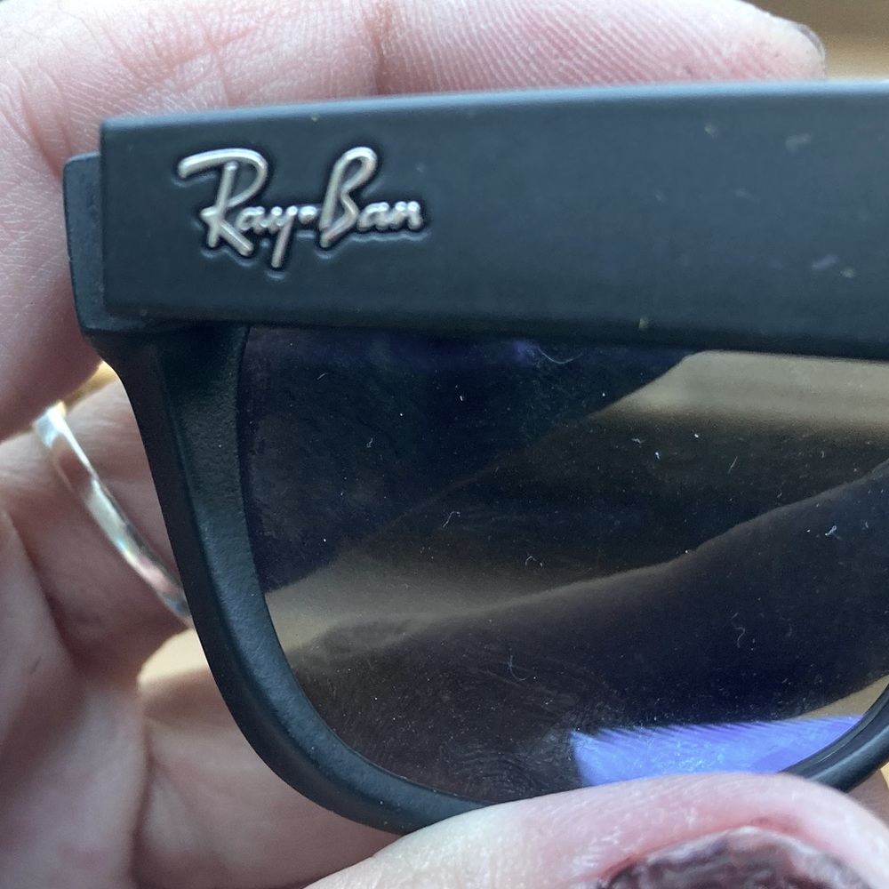Matte black polarized classic Ray-Ban wayfarer